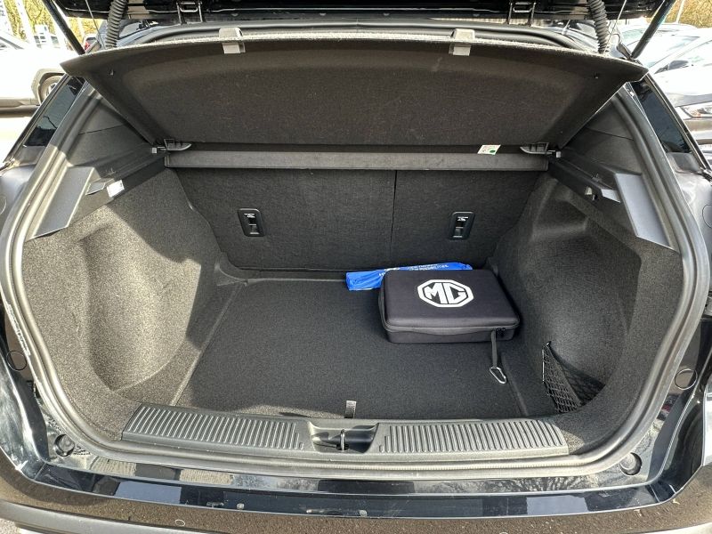 Théobald Occasion MG MG4 Electrique Berline Noir